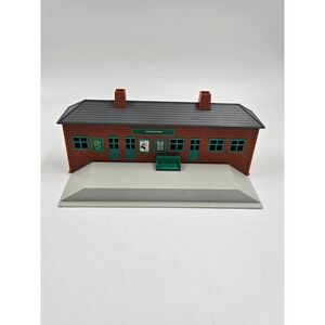 Tomy 2002 Thomas Friends Ffarquhar Station Building TrackMaster